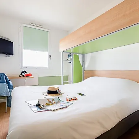 Ibis Budget Aeroport - A61 فندق
