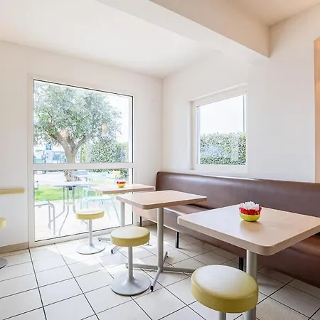 Hotel Ibis Budget Aeroport - A61 2*