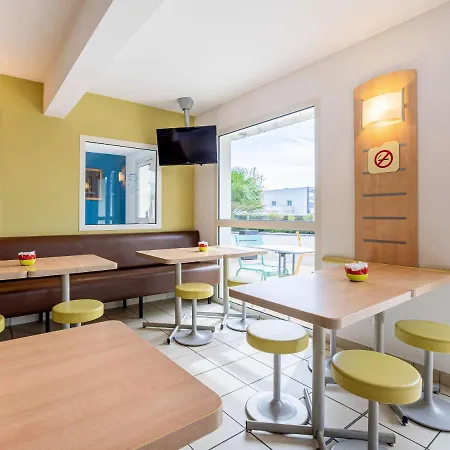 Ibis Budget Aeroport - A61 قرقشونه