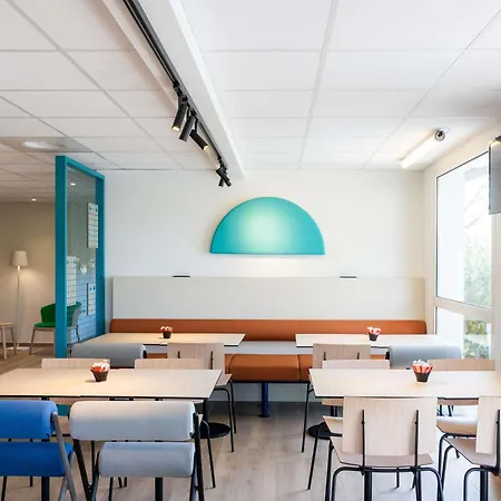 Ibis Budget Aeroport - A61 מלון 2*