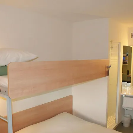 Готель Ibis Budget Aeroport - A61 2*