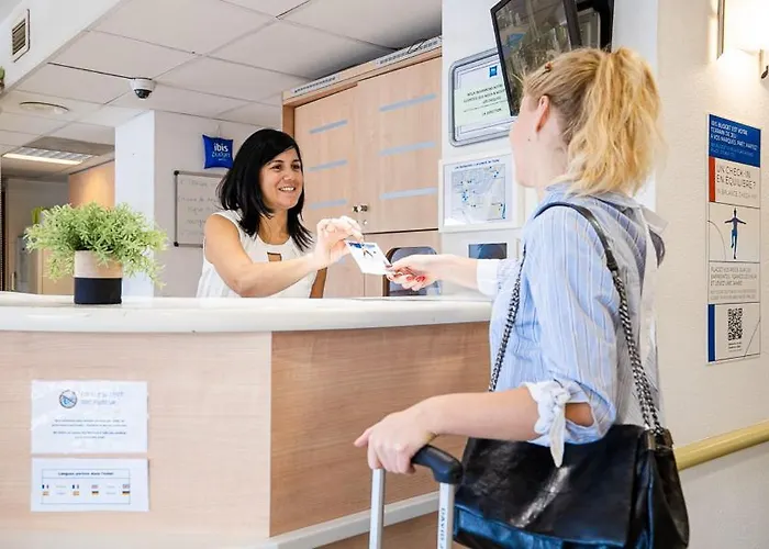 Ibis Budget Aeroport - A61 קרקסון