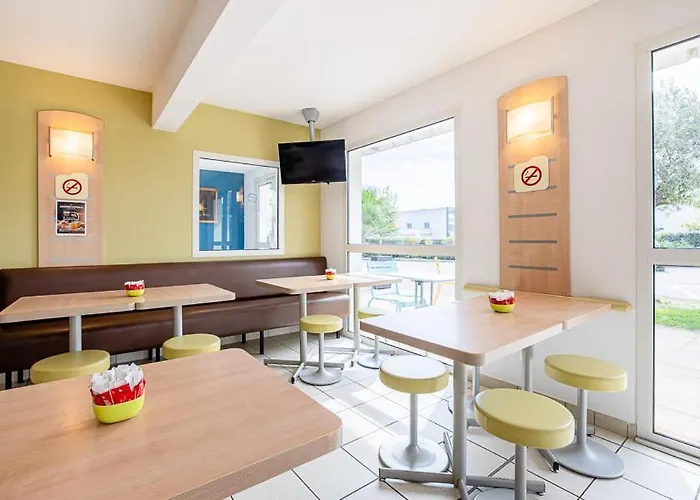 Ibis Budget Aeroport - A61 קרקסון