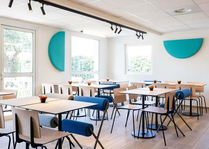 Hotel Ibis Budget Aeroport - A61 2*